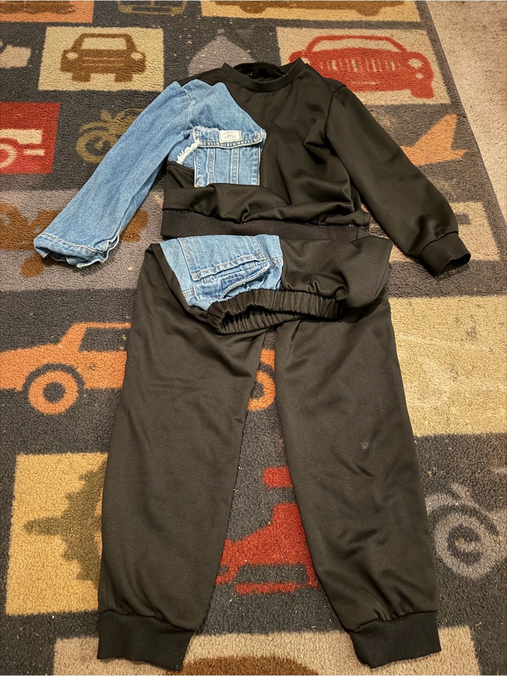 SHEIN Black Kids Jogger Sweatpants Set with Denim Patch Detail